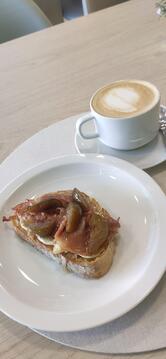 Lizzie Bistro e Cafe