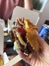 Black & White Burger Evry