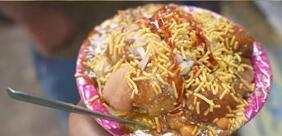 Sahoo Dahi Bara Aloo Dum stall Puri