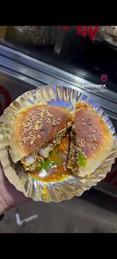 MANNU BHAI DABELI & VADA PAV