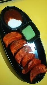 Momi's