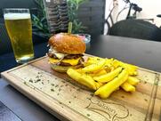 Golden Chef Lounge bar