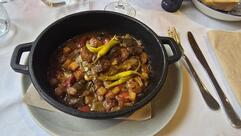 Restaurante ARP en Benabarre terraza-jardin
