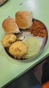 Giri Vada Pav Corner.