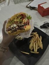 Republic - Burguers Grill & Bar