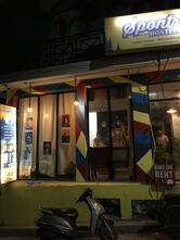 Spontrail Hostel & Cafe