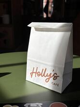 Holly's Neighbourhood Cafe & Bar