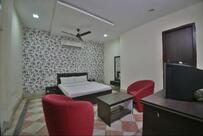 Hotel Tak Bar & Restaurant