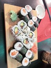 SUSHI BAR