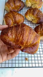 DOCA MEDIALUNAS, EMPANADAS (delivery & take away)