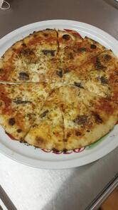 Pizza d asporto da Italo titolare Italo Mastroianni