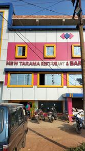 Hot lips & Family Restaurant ( BAR)