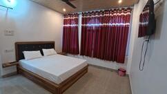 Shri Riddhi siddhi vinayak hotel
