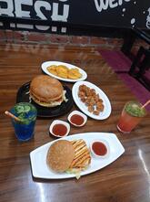 THE CAMPUS CAFE