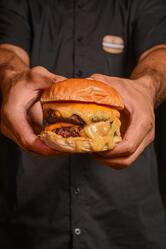Yard Burguer - O verdadeiro Hambúrguer artesanal