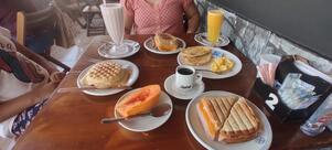 Cafeteria café com bolo