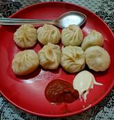 YAMI MOMOS