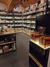 Enoteca MondoVino - Vendita di Vino, Spumanti e Distillati a Bra