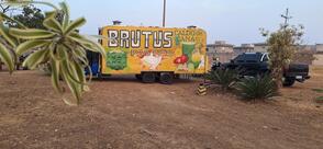 Brutus caldo de cana e pastel