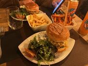 CHEZ DES AMIS