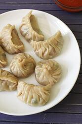 NONI'S MOMO