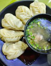 Dada Boudi Momos Hut