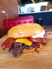 FANTASY BURGERHOUSE