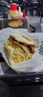 Dog Mania Sanduicheria Pit Dog e Sorveteria