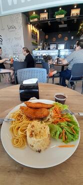 Mana’s Café