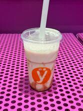 La Yogurteria Magenta