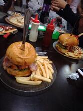 REIS TABERNA BURGUER