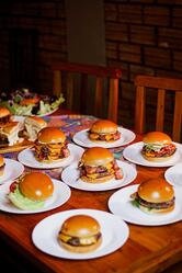 Hamburgueria e Pizzaria Brogui Burger e Pizza no Centro