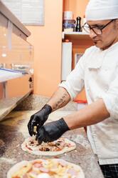 La Fantasia - Pizzeria Da Asporto Con La Saletta