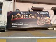 Friends food gali
