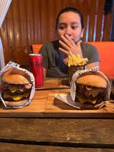 The Seven Burguer & Grill