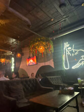 Mos Lounge & Bar