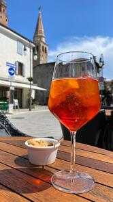 TAXI BAR