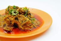 Rangadaa Kolhapur _family restaurant (रांगडा कोल्हापुर )....chav assal kolhapuri!!