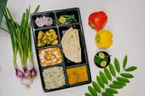 Delhi Chholey ( Best Chole Bhature Best Restaurant In Lucknow)