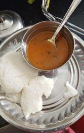 Naadbramha Idli