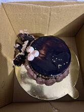 PETAL OF LOVE AND CAKES