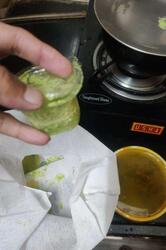 UP 32 Nihari Kulcha