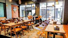 THE GARLIC KNOT PIZZA & CAFE ADAJAN SURAT