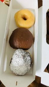Krispy Kreme - Doughnuts & Coffee