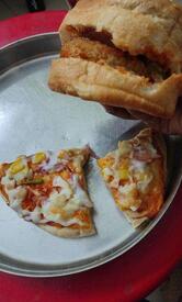 Tha Pizza Parlor