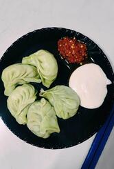 Momos Mania