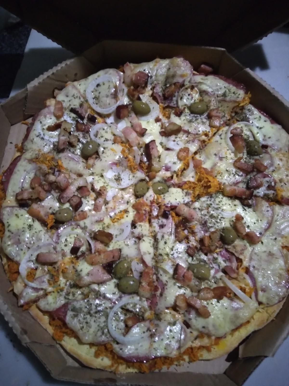 Pizzaria Delícias Gastronômicas ( Proprietária / Chefe Cozinha: Socorro Araújo ).