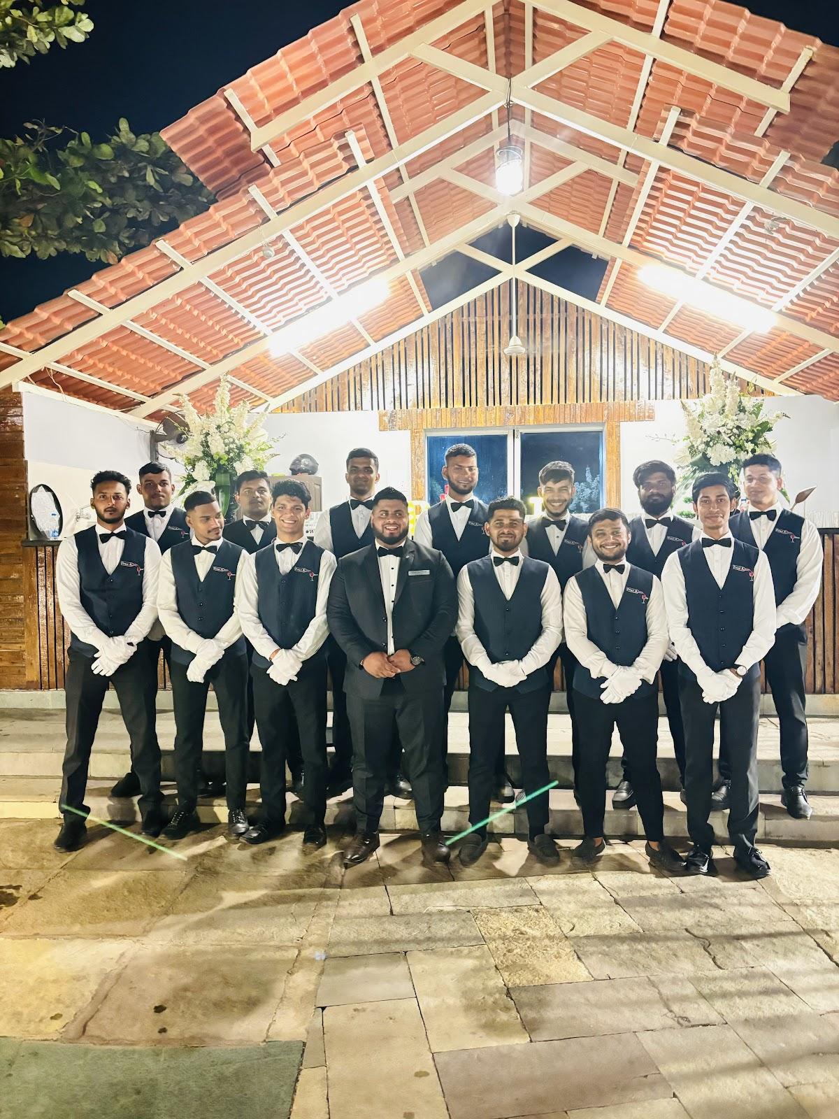 Pour N Cheers Bar Services