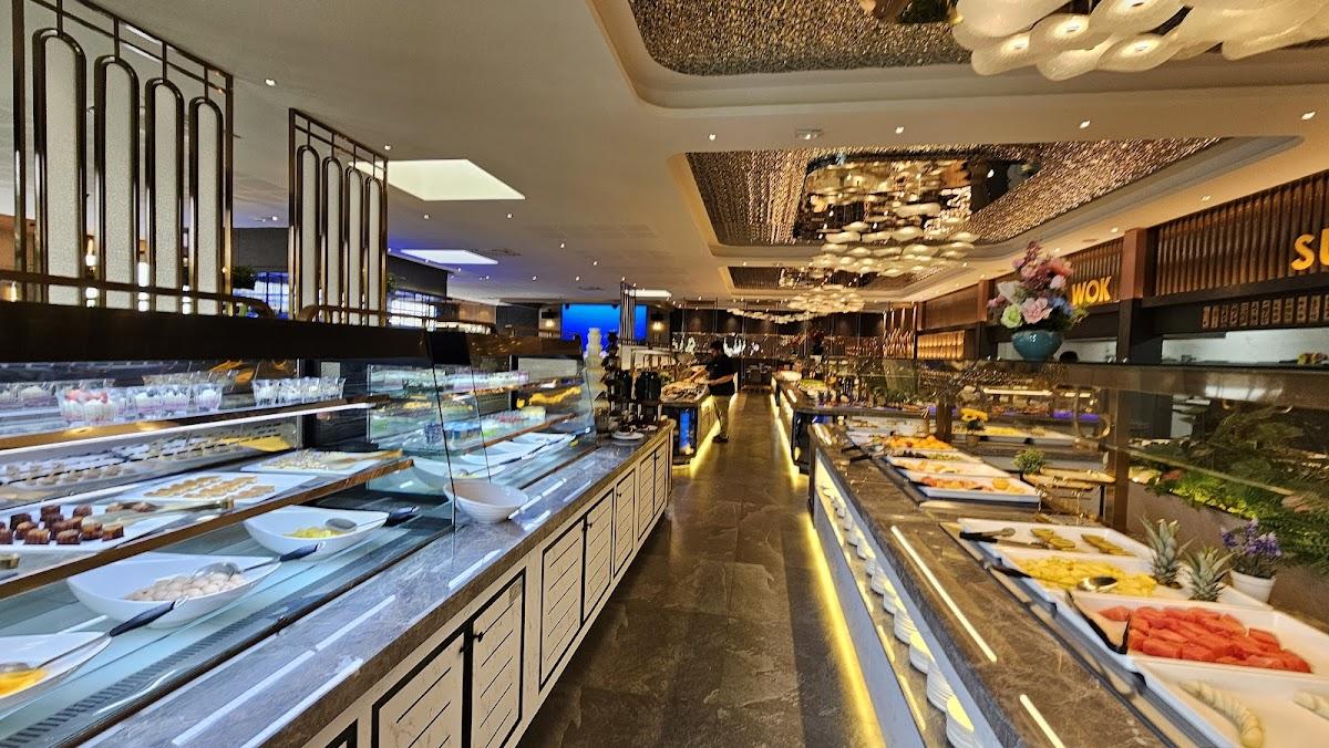 Royal Gourmand