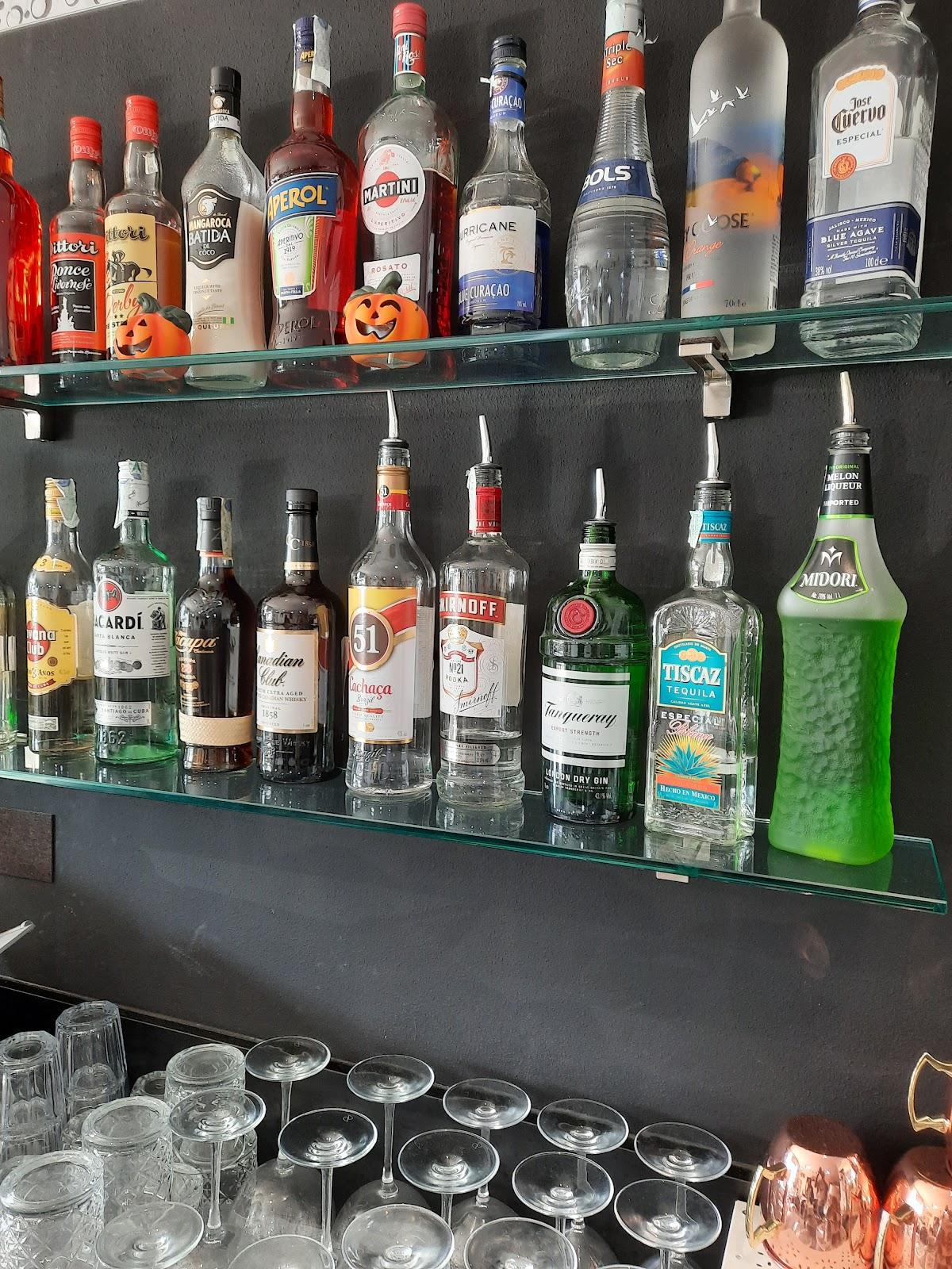 Queen Bar